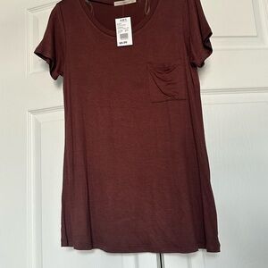 NWT! Active Basic Maroon Short Sleeve Tee